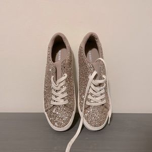 Cute glitter tennis shoes! Perfect for bridal shoes :)